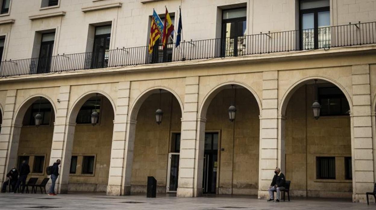 Fachada de la Audiencia Provincial de Alicante