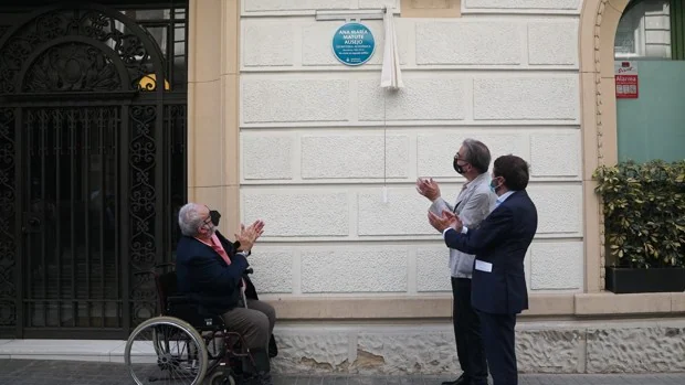 Barcelona dedica una placa y una calle a Ana María Matute