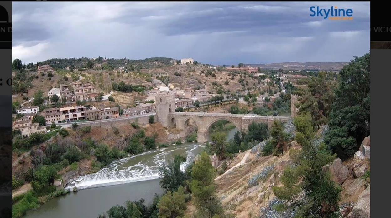 Vista del río Tajo este martes desde la cámara instalada en Roca Tarpeya, sede de la Real Fundación Toledo