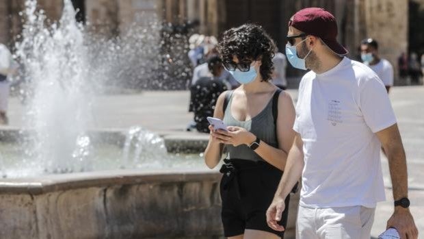 Los pacientes con coronavirus hospitalizados en Valencia bajan de un centenar por primera vez en once meses