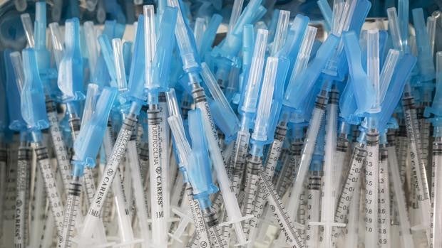 La Generalitat Valenciana prevé que toda la comunidad universitaria esté vacunada para el inicio del próximo curso