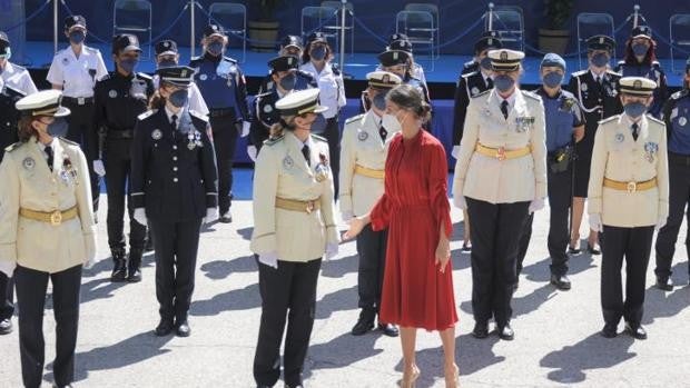 Las mujeres protagonizan la festividad de la Policía Municipal en el 50º aniversario de su incorporación al Cuerpo