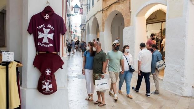 Otro brote masivo en un viaje de fin de curso: ahora de jóvenes catalanes en Menorca