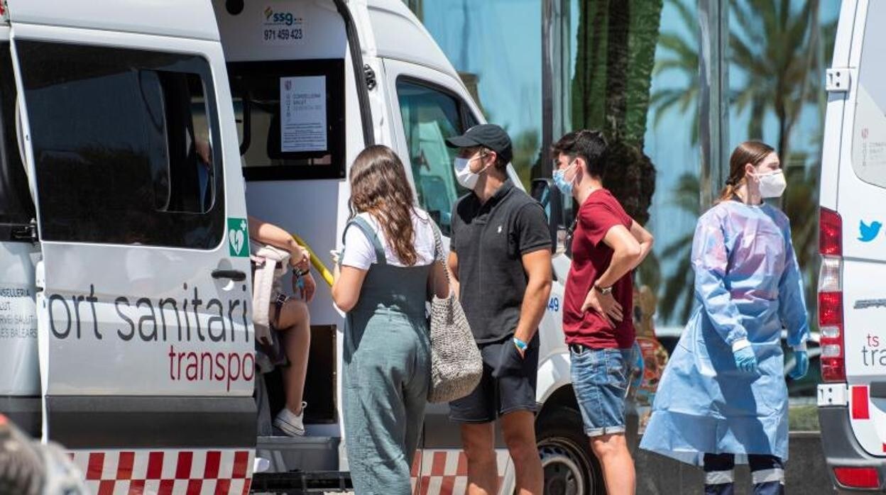 Una ambulancia en Mallorca en una imagen de archivo