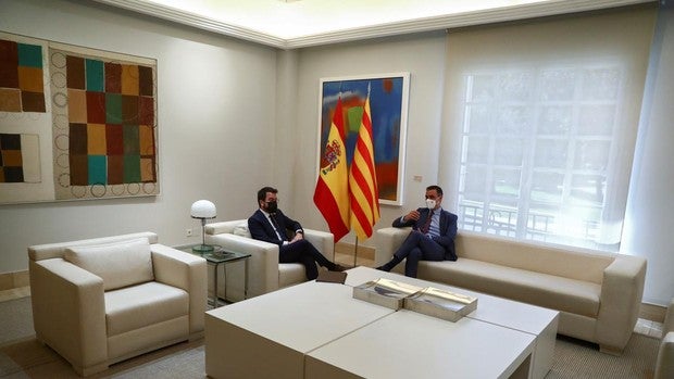 Finaliza la reunión entre Sánchez y Aragonés que ha durado más de dos horas y media