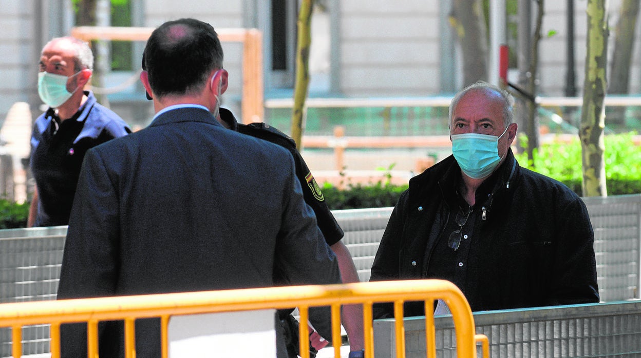 José Luis Moreno abandona la Audiencia Nacional después de que la Fiscalía pidera 3 millones de euros como fianza