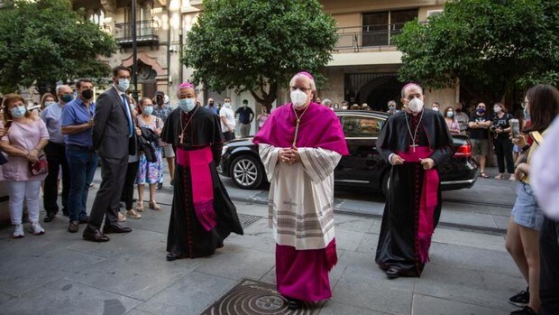 El arzobispo de Sevilla cree que la Iglesia no debe opinar sobre los indultos