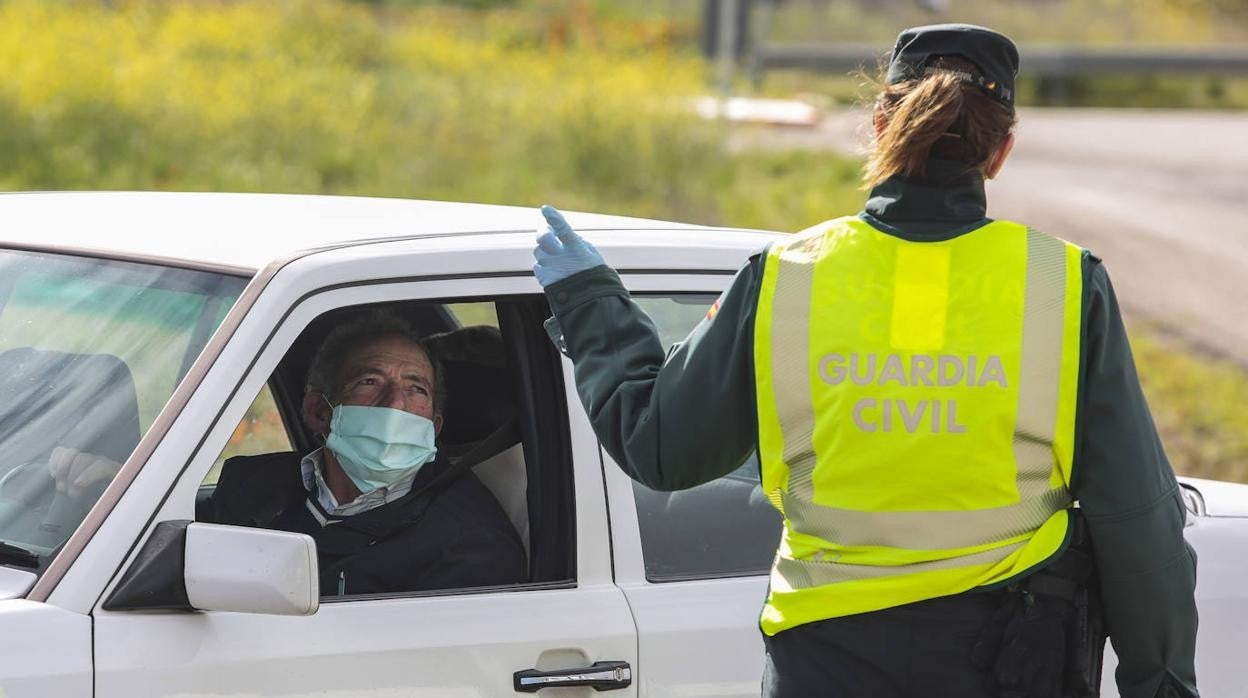 Foto de archivo de una agente de la Guardia Civil.