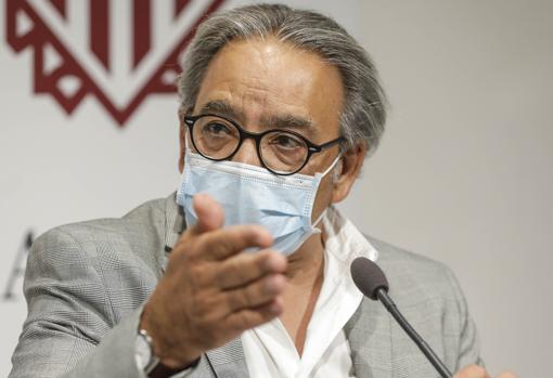 Imagen de Manolo Mata tomada este miércoles durante su comparecencia en rueda de prensa en las Cortes Valencianas