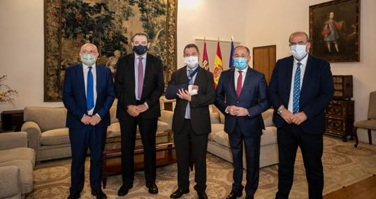 Page, Fernández y Sáez en la reunión mantenida en el Palacio de Fuensalida de Toledo