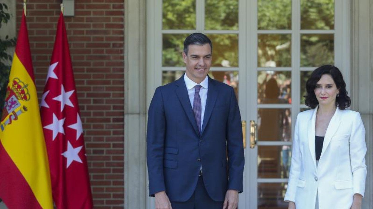 Pedro Sánchez e Isabel Díaz Ayuso, ayer en el Palacio de la Moncloa