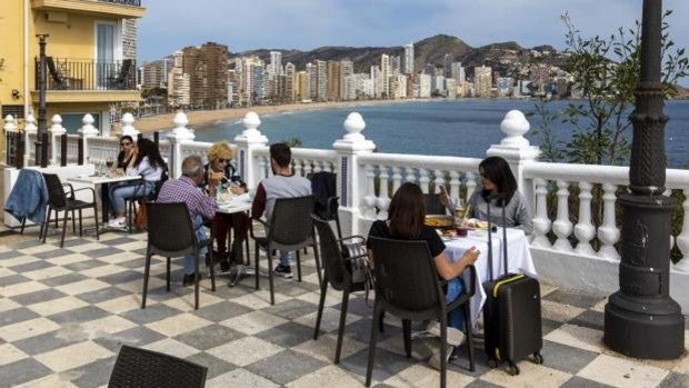 La hostelería de Benidorm exige la dimisión de Ximo Puig por las nuevas restricciones «injustas e irresponsables»