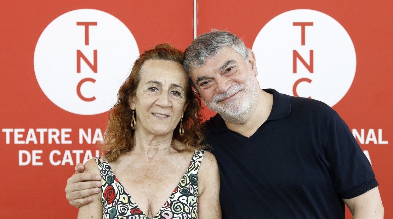 Xavier Albertí, junto a Carme Portaceli este lunes en el TNC