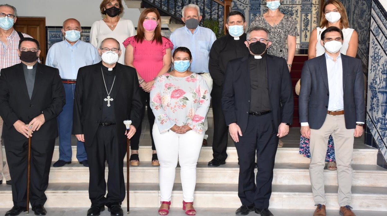 La Corporación talaverana junto a García Díaz-Guerra y el arzobispo de Toledo, monseñor Cerro Chaves