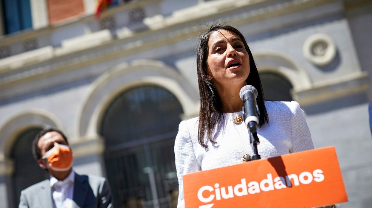 Inés Arrimadas, la líder de Ciudadanos, junto a Edmundo Bal