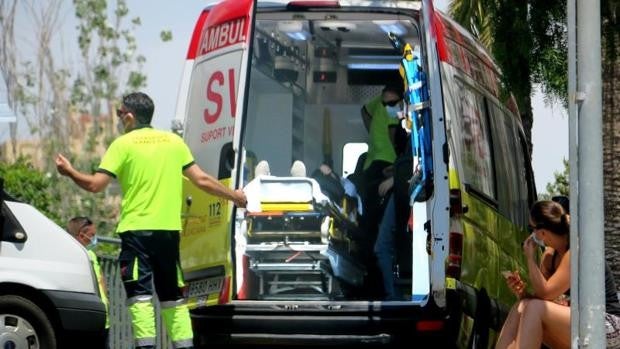 Muere ahogada una mujer en Villajoyosa y una enfermera salva la vida a un niño en una piscina de Sagunto