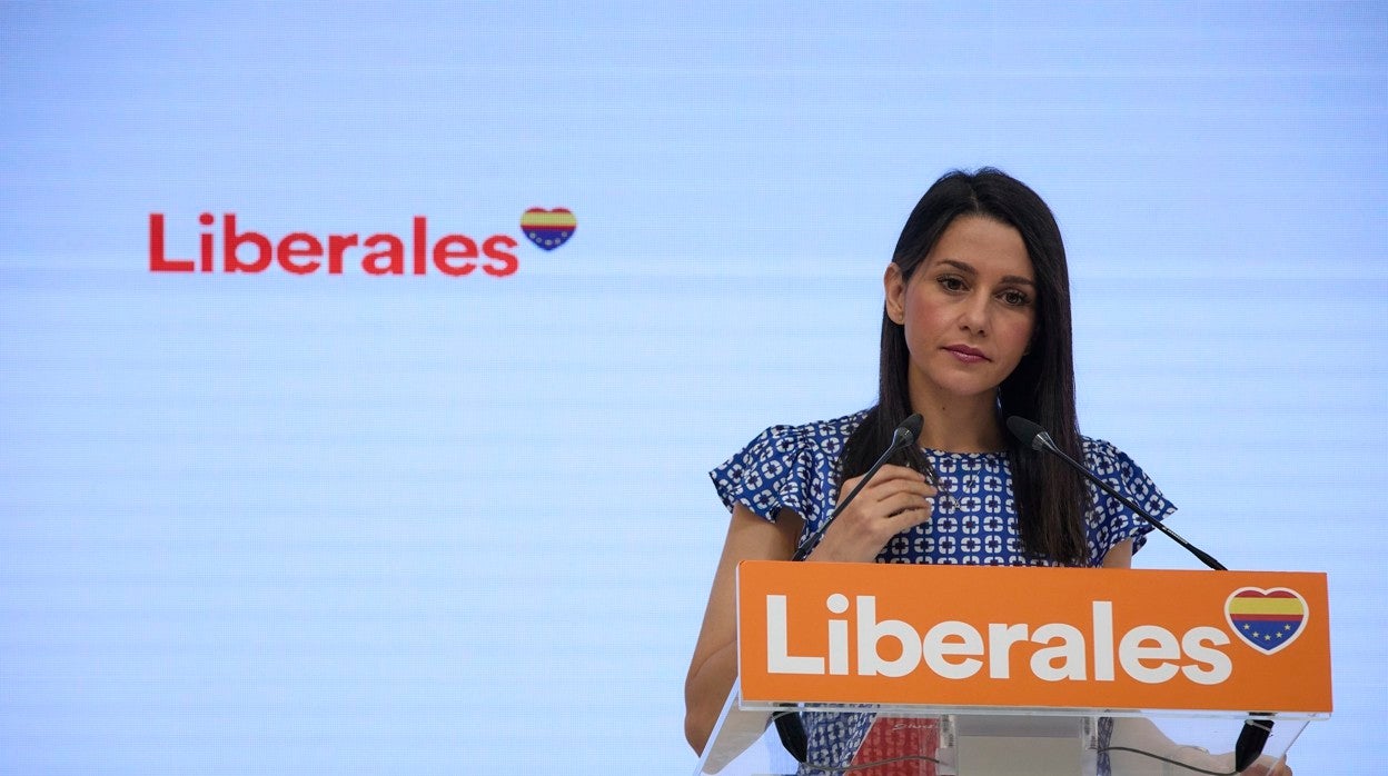 La presidenta de Cs, Inés Arrimadas, en rueda de prensa tras la reunión de su Comité Ejecutivo