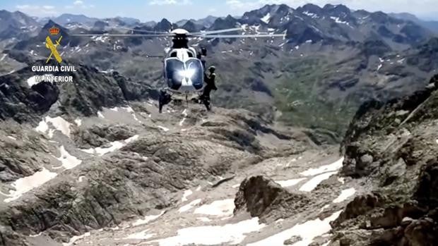 Un escalador muerto y una herida grave al caer sobre ellos una gran roca en el Pirineo aragonés