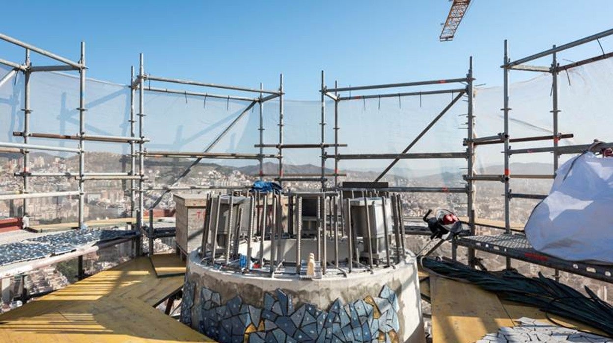 Detalle de los últimos trabajos en la Torre de la Virgen María