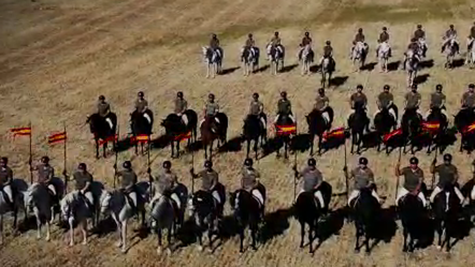 Homenaje de la Guardia Real «a los 700 bravos del Alcántara» en el centenario de su carga en Annual