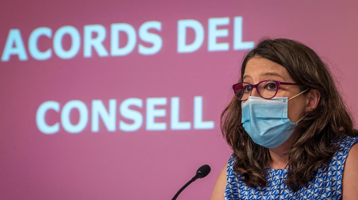 Imagen de archivo de la vicepresidenta de la Generalitat Valenciana, Mónica Oltra, durante la rueda de prensa tras el Pleno del Consell