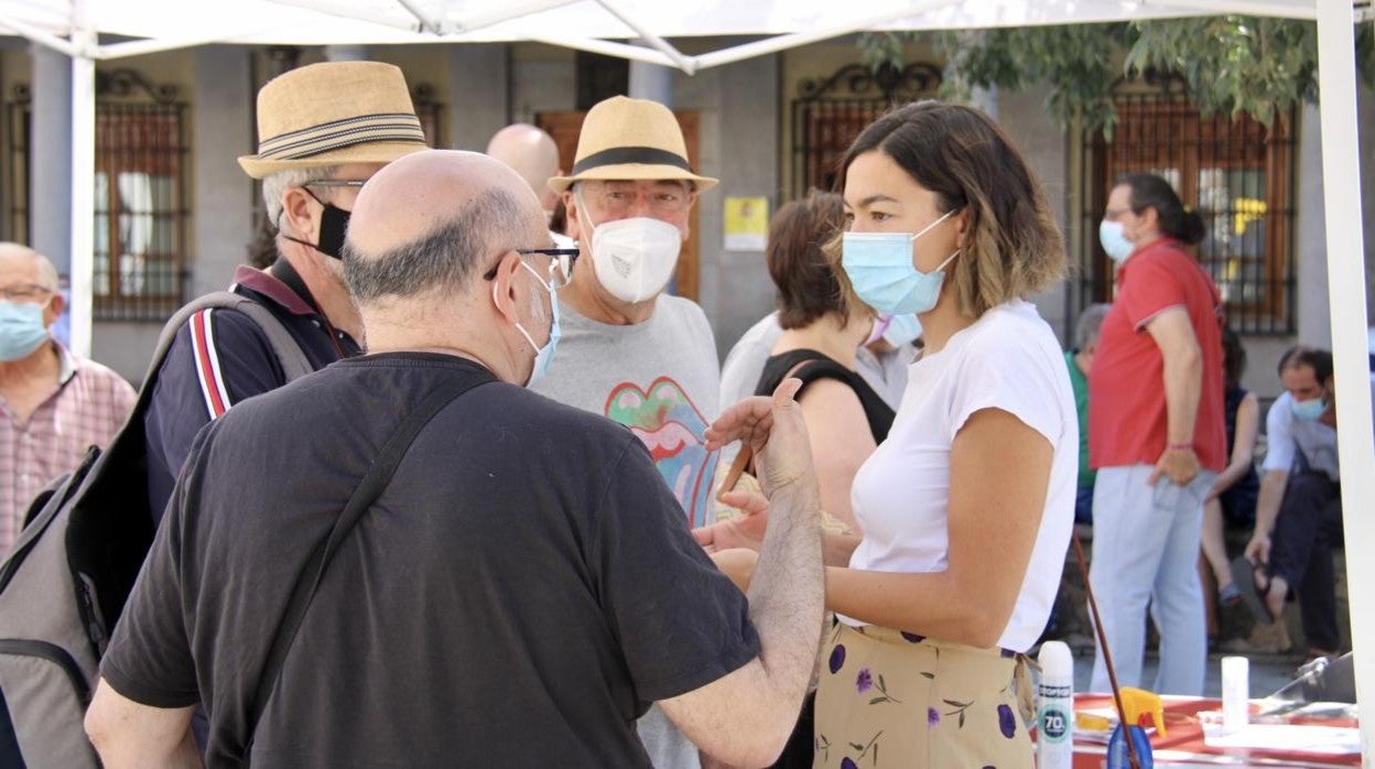 La concejal del PP asistió al acto en la plaza de Zocodover