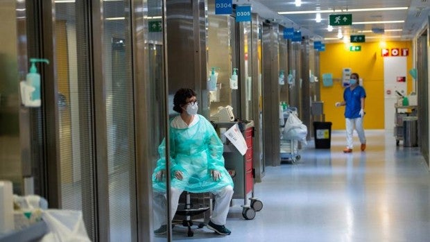 Los hospitales catalanes vuelven a superar los 500 ingresados críticos por Covid
