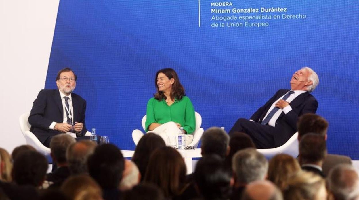 Mariano Rajoy Felipe González en el anterior encuentro del Foro La Toja