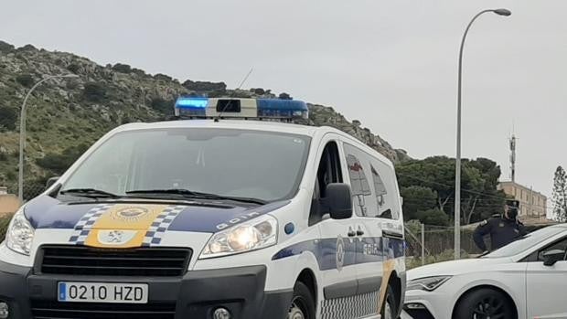 Muerde a un policía local en Alicante tras ser sorpendido con casi 100 gramos de cocaína