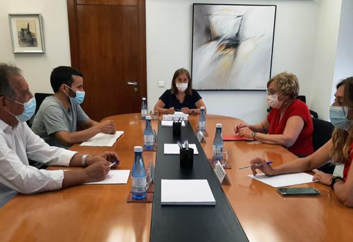 Imagen de la reunión entre la Conselleria de Sanidad y de Educación