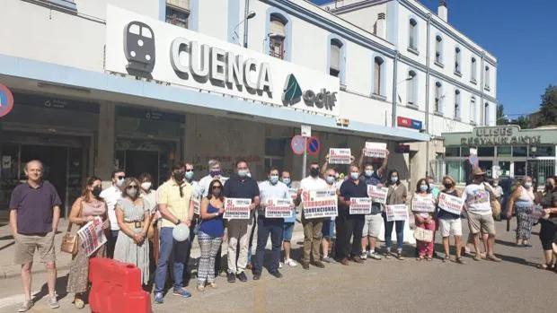‘Pueblos con el tren’ protesta en Cuenca para defender la línea Madrid-Valencia