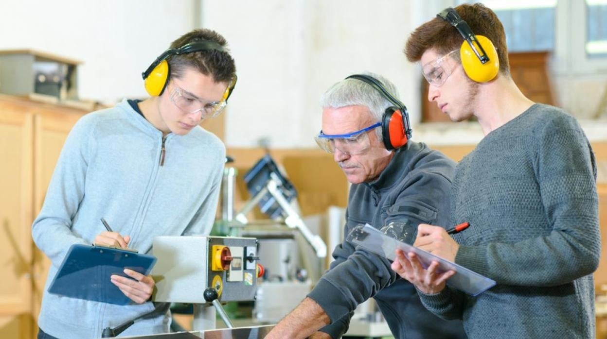 Se va a incrementar el presupuesto para material tecnológico y nuevos ciclos y cursos de especialización