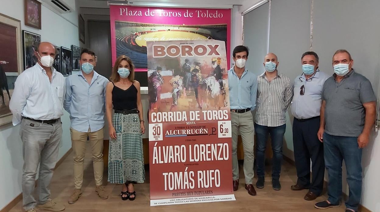 Presentación del cartel en la plaza de Toledo, con la presencia de Tomás Rufo