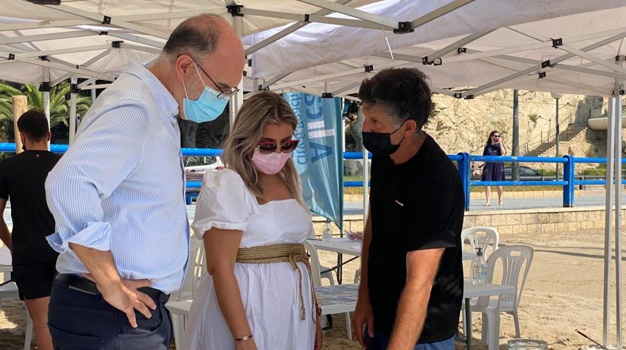 Talleres medioambientales a pie de playa en El Postiguet