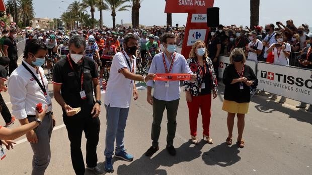 Pablo Casado califica el modelo turístico de Alicante de «emblema internacional» y celebra su recuperación