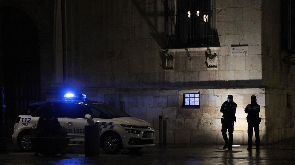 La Policía Local de León patrulla por la ciudad