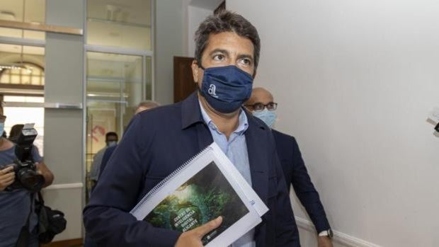 Mazón denuncia que la Diputación de Alicante lleva «20 meses esperando» para reunirse con la Generalitat