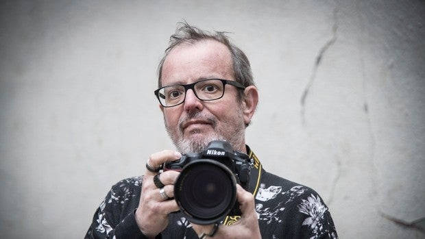 Muere a los 54 años el fotoperiodista Xavier Mercadé, cronista de cuatro décadas de rock en directo