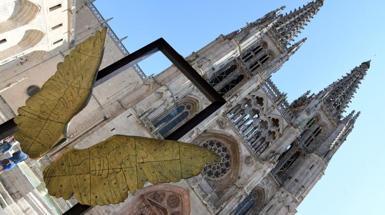 Las 'Alas de México' ya están instaladas junto a la Catedral, aunque no serán inauguradas oficialmente hasta mañana