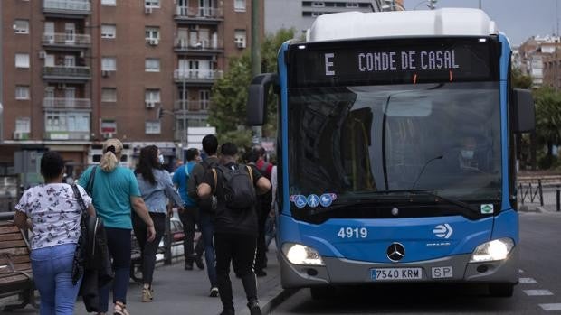 Llegan los viajes gratis en autobús de la EMT en hora punta y el TransBUS a partir de mañana