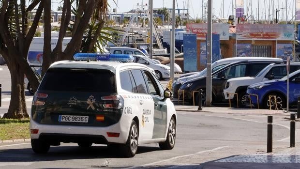 Intervienen casi 900 kilos de cocaína oculta en bolsas de deporte en tres contenedores en el puerto de Valencia