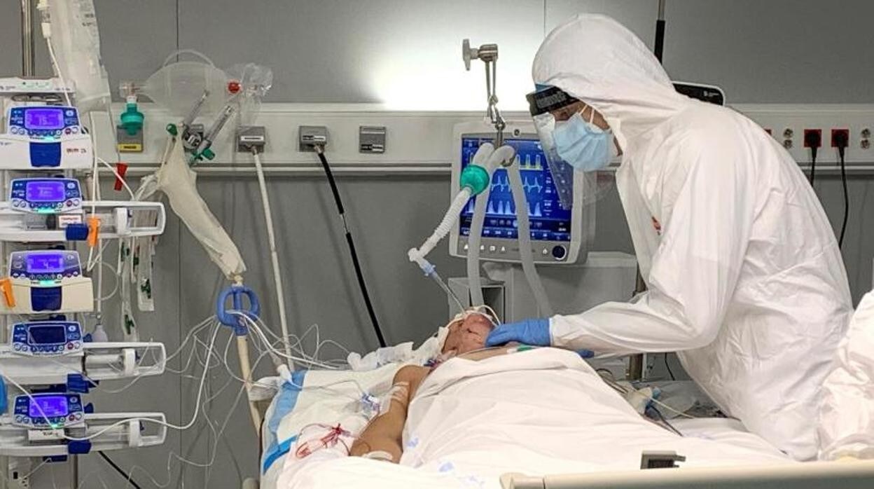 Un paciente con Covid-19 en un hospital