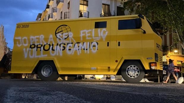 'Roban' el furgón blindado de una falla de Valencia antes de la Cremà