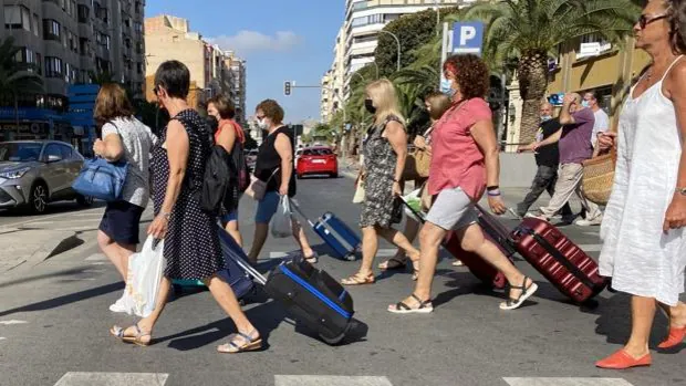 La Comunidad Valenciana lanza otros 5.000 bonos turísticos para consolidar la recuperación del sector
