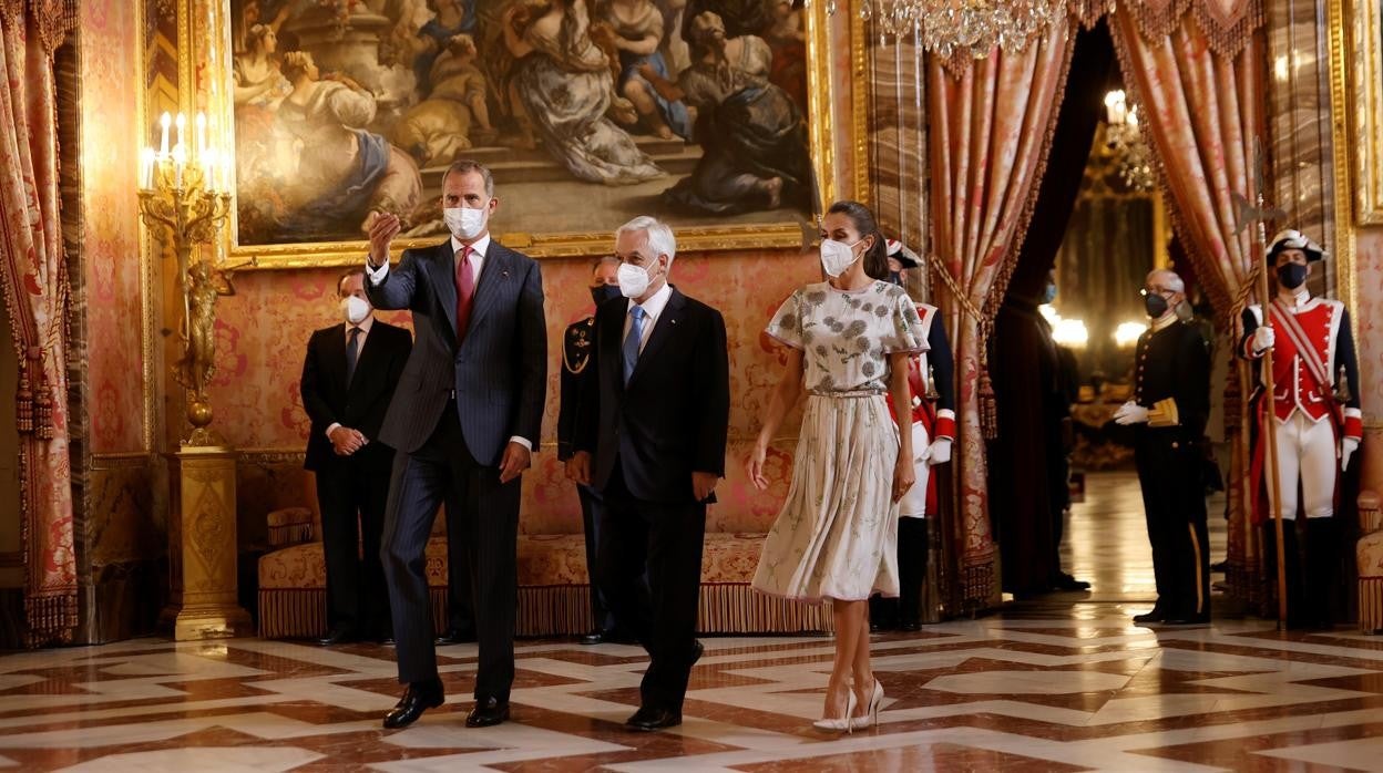 Los Reyes reciben a Sebastián Piñera en el Palacio Real