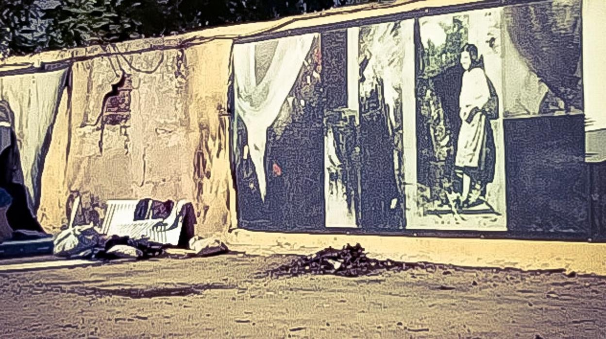 Imagen de los destrozos ocasionados por desconocidos en el mural homenaje a Robert Capa