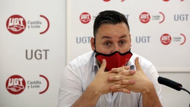 UGT define a la consejera de Sanidad como «cadáver político»