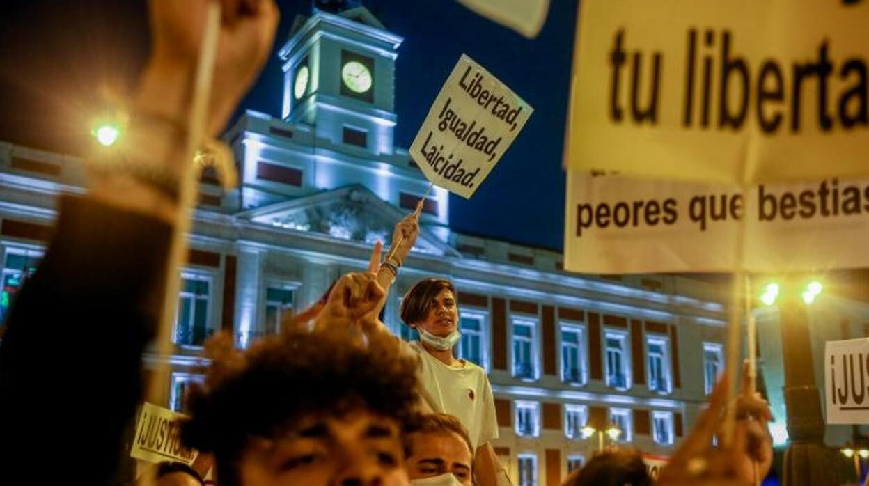 Movimiento Marika Madrid se concentró anoche a en Sol contra agresiones al colectivo LGTBI