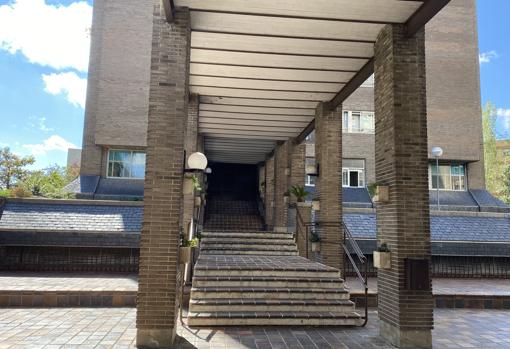 Entrada a la torre donde estaba ubicado el piso