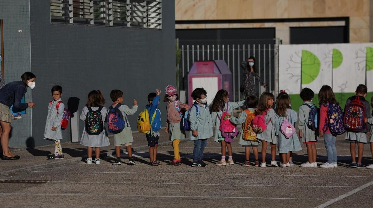 Primer día de clase en el CEIP 'El Peral', Valladolid